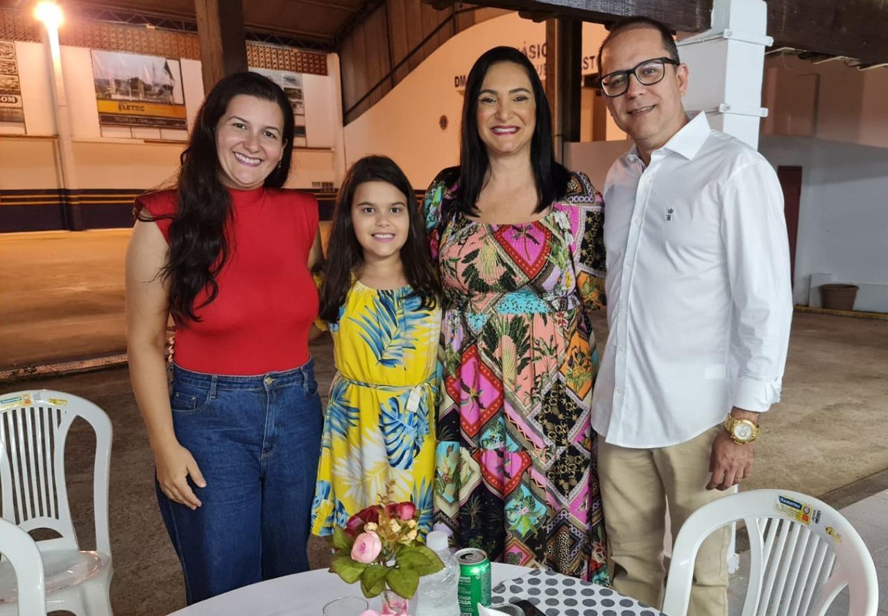 Secretário de Educação de Itaperuna participa da premiação do Concurso de Redação