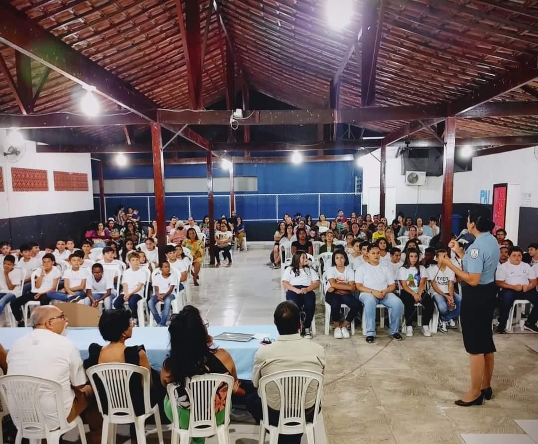 E. M. Glycério Salles celebra formatura do Programa de Resistência às Drogas - PROERD