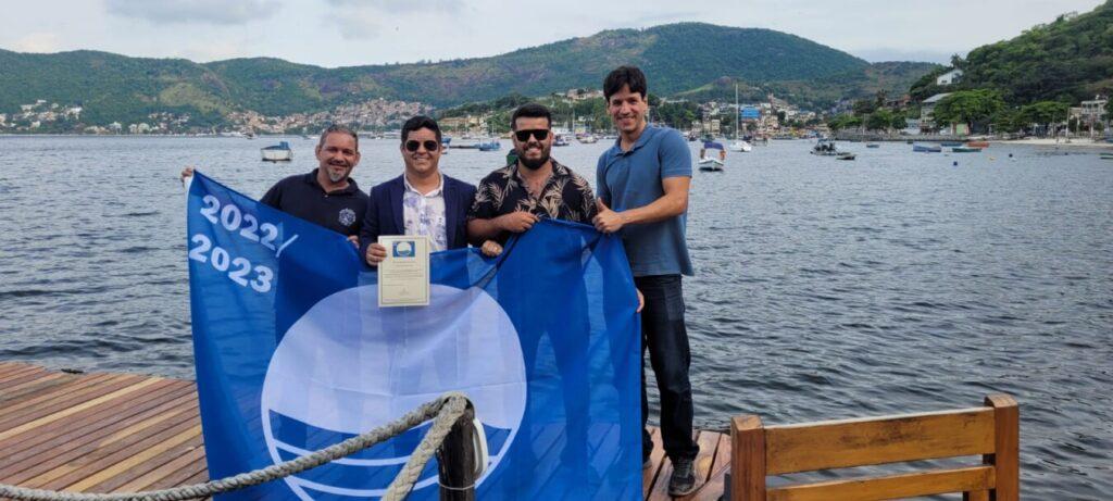 Praia do Forno em Búzios recebe oficialmente a Bandeira Azul para a temporada 2022/2023 na Cerimônia Nacional Bandeira Azul