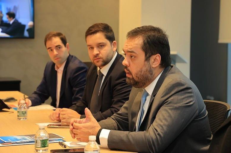 Cláudio Castro destaca investimentos do Estado na economia sustentável em reunião com a XP