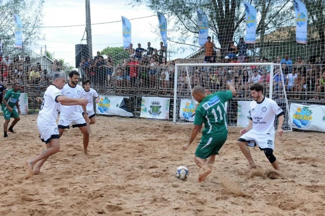 Futebol dos Artistas vai reunir elenco de atores na Praia de João Francisco, em Quissamã