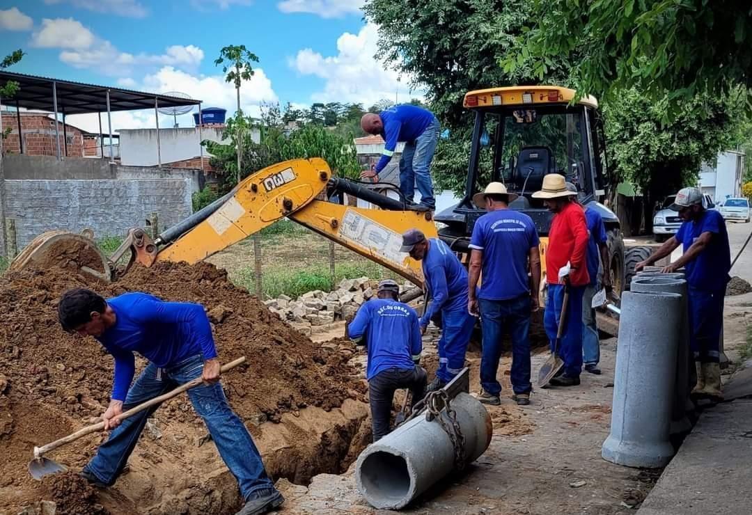 Prefeitura de Italva inicia troca de manilhas no bairro São Caetano