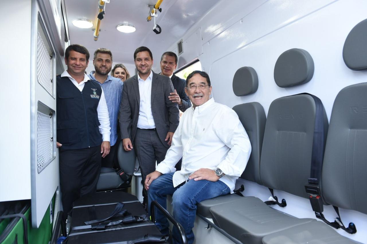 Campos recebe ambulâncias e será sede do SAMU da Região Norte Fluminense