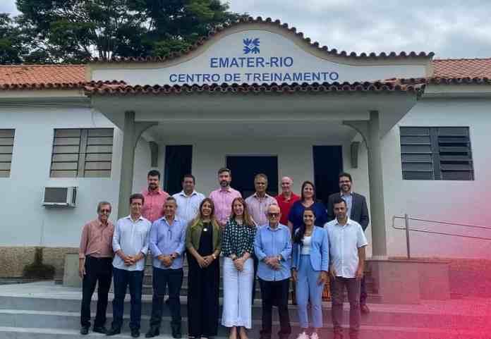 Prefeita de Cardoso Moreira participa de Assembleia Intermunicipal do Cidennf em Italva