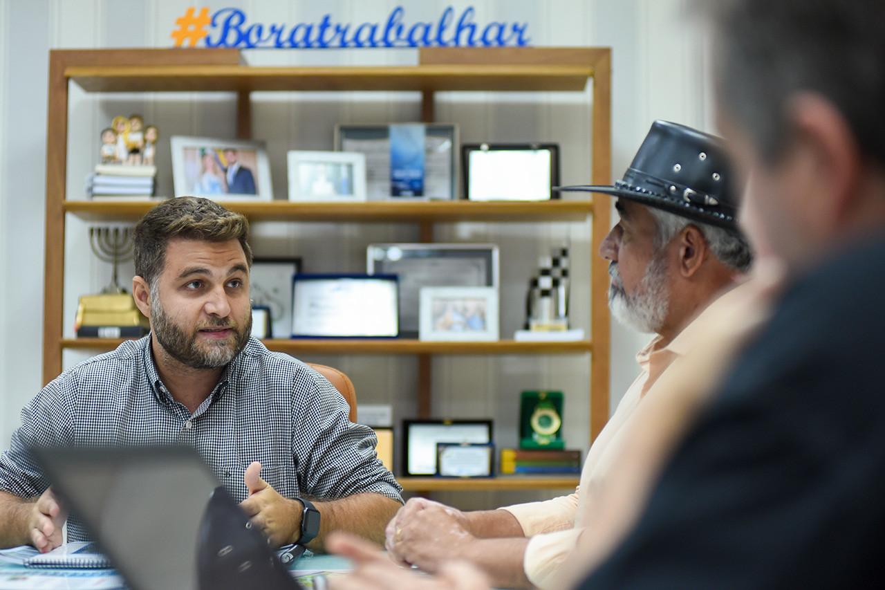 Prefeito debate projeto do novo Centro de Abastecimento e Polo Agroalimentar