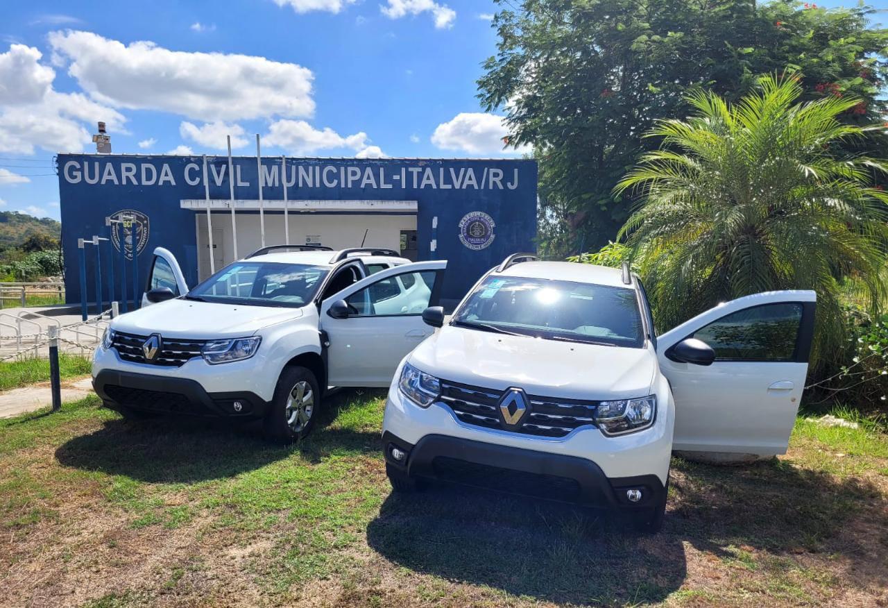 Prefeitura de Italva recebe duas viaturas 0 Km para fortalecimento da segurança