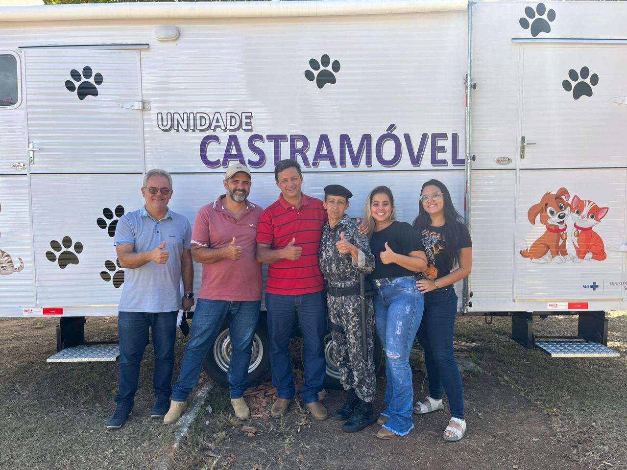 Prefeitura de Italva recebe unidade móvel de castração de cães e gatos “Castramóvel”.