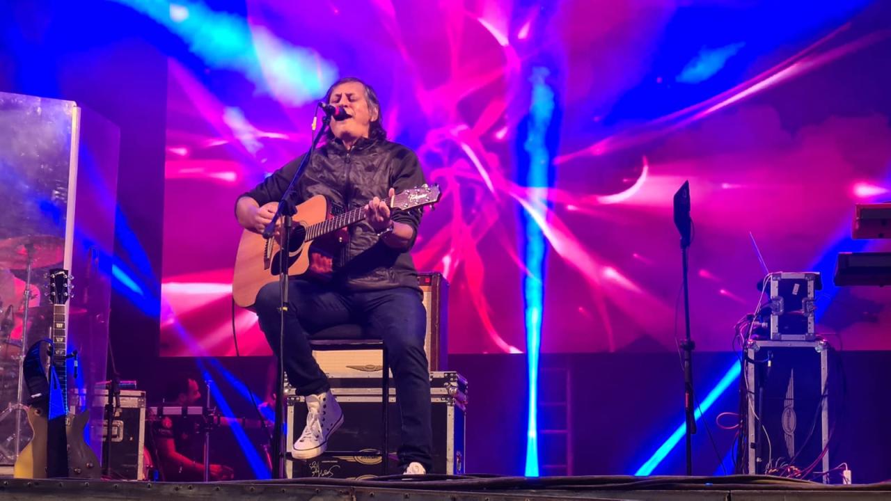 14 BIS SOBE AO PALCO NO PRIMEIRO DIA DE FESTA EM ITAPERUNA