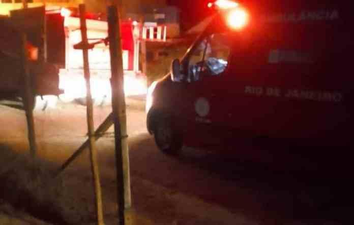 Italva - Bombeiros apagam princípio de incêndio no Bairro São Caetano