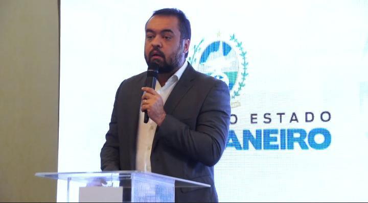 Cláudio Castro empossa os primeiros concursados da história da Agenersa