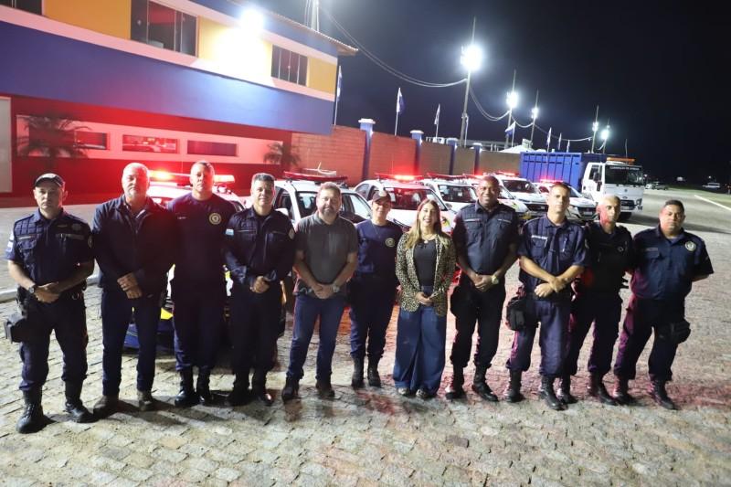 Carla Caputi entrega carros novos para a Guarda Municipal