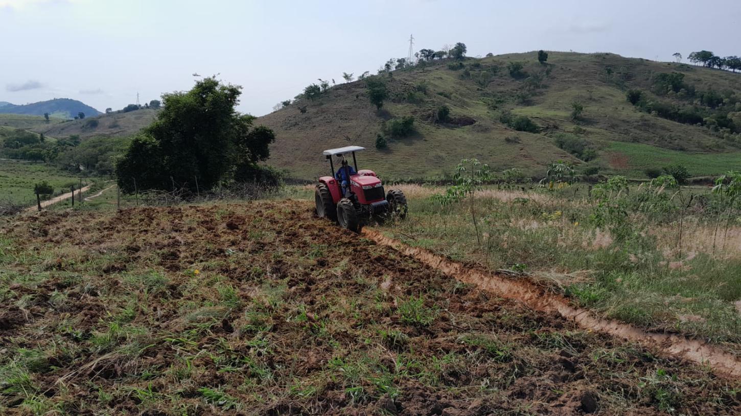 Secretaria de Agricultura de Itaperuna atende agricultores e produtores rurais
