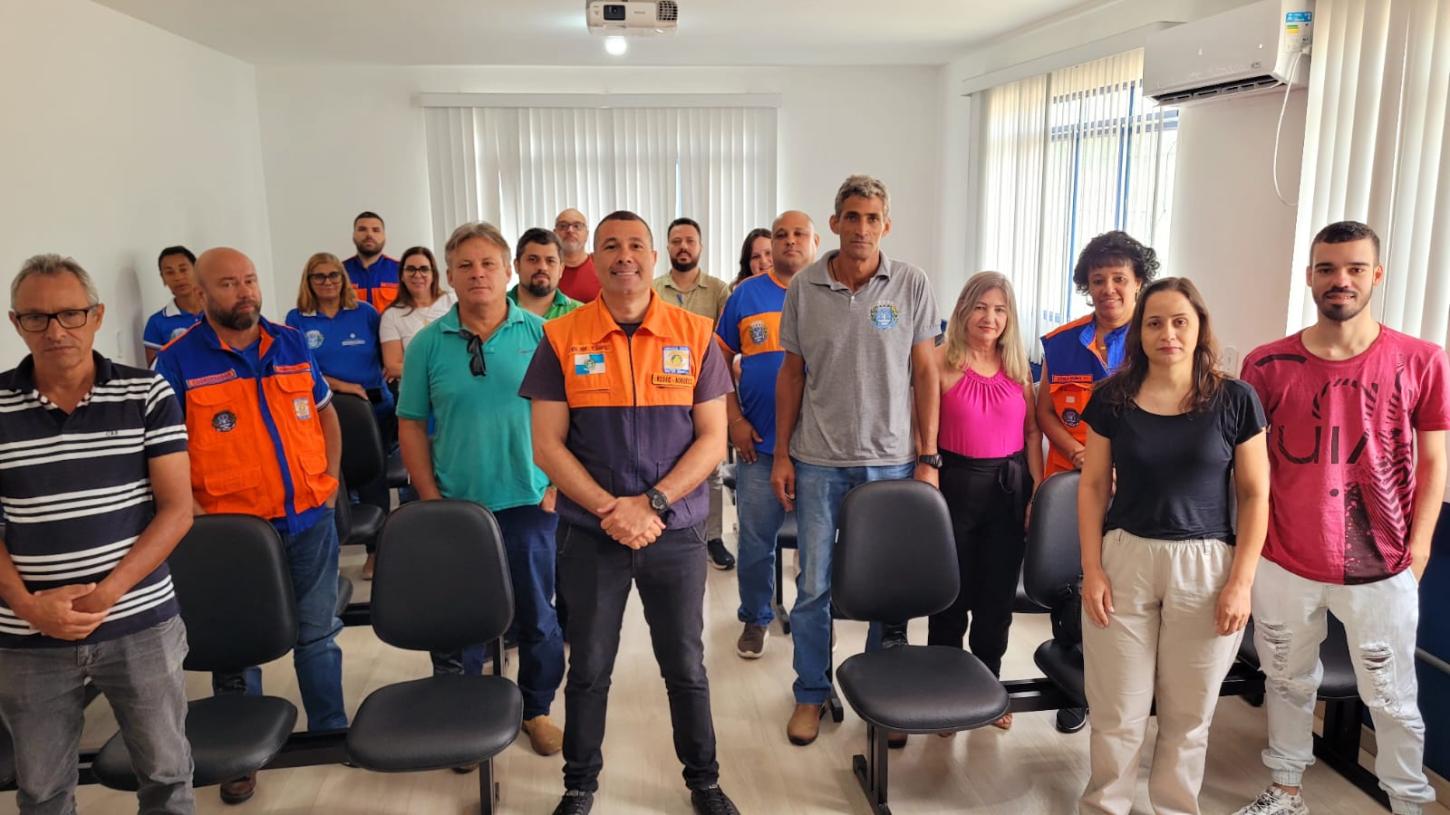 Defesa Civil de Italva realiza uma importante reunião para discutir medidas preventivas contra desastres naturais