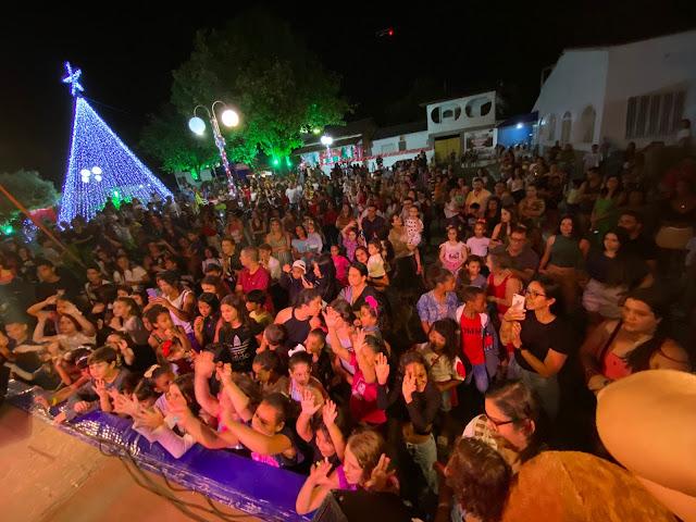 Italva - Natal Encantado abre temporada Mágica na Praça da Matriz