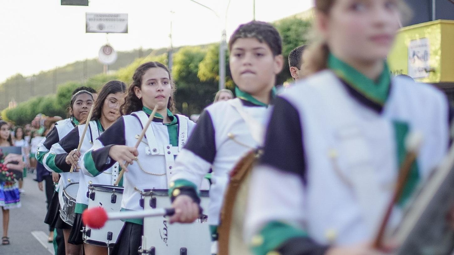 Desfile cívico-militar em comemoração aos 135 anos de Itaperuna