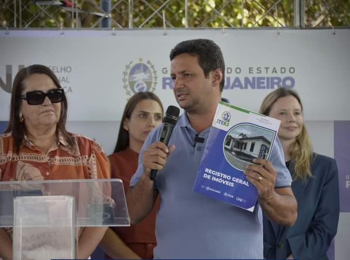 Prefeitura de Italva e ITERJ  entregam 280 Títulos de propriedade para moradores do São Caetano