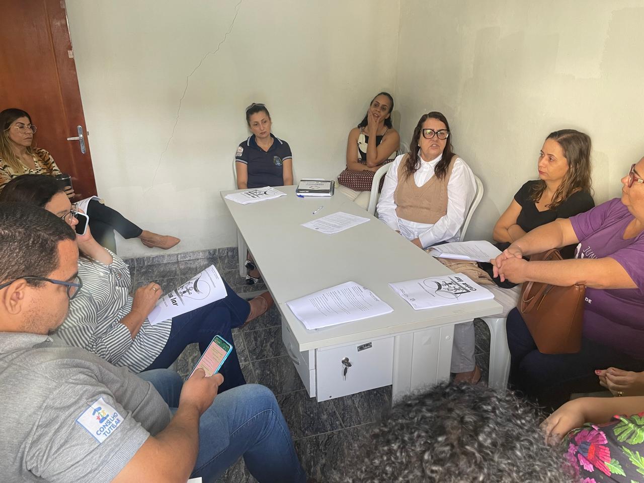 Importante reunião traça etapas preliminares da instalação da Casa Lar no município de Italva