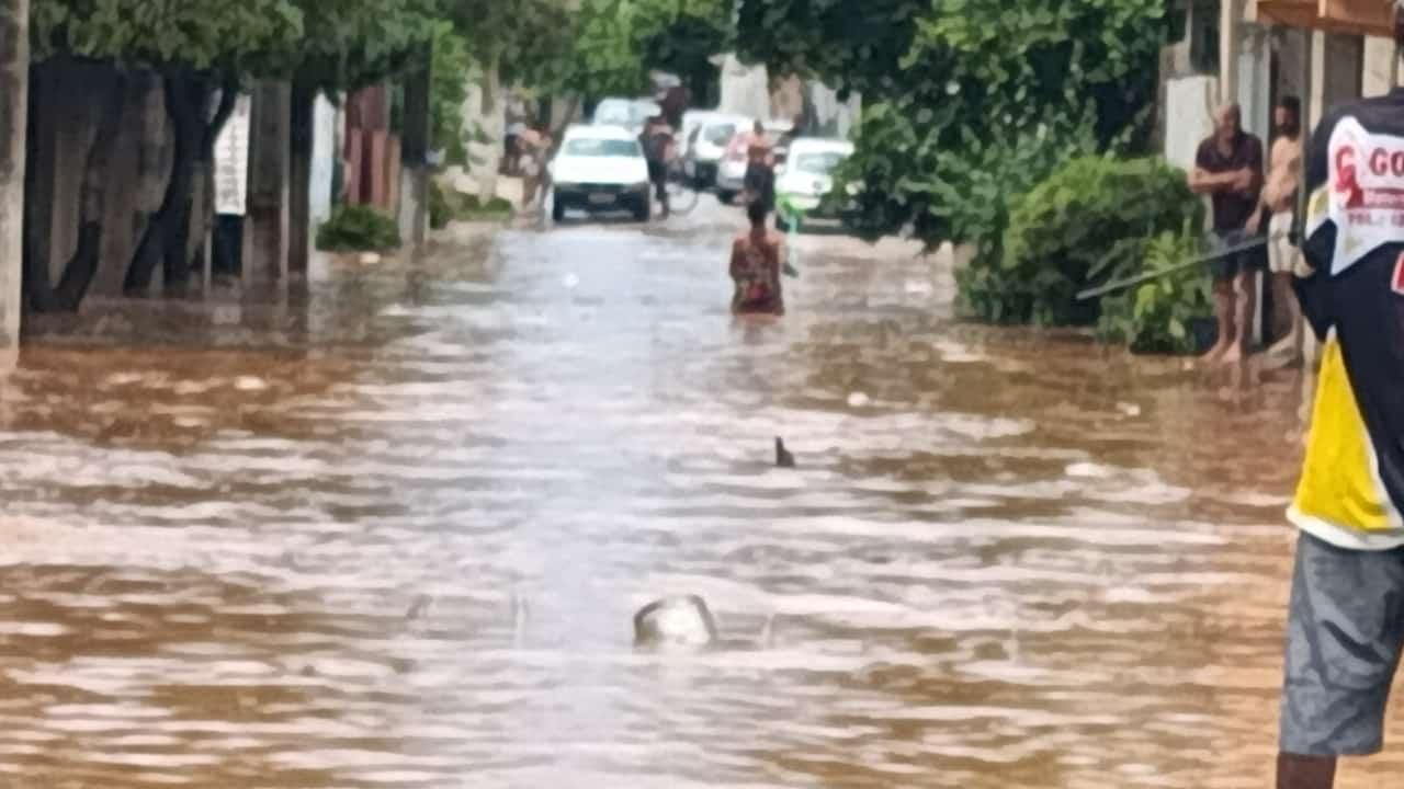 Forte chuva causa grandes transtornos em Italva