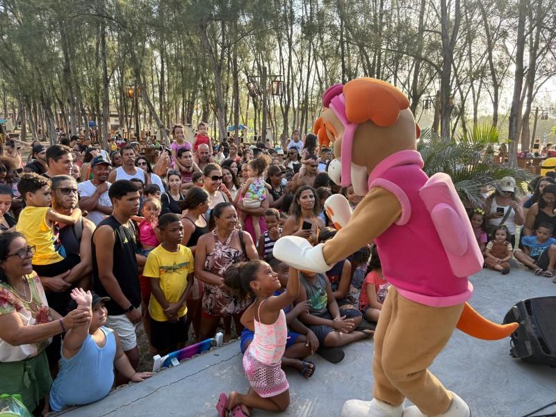 Princesas e Heróis no domingo do Verão Kids de SJB
