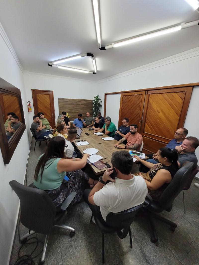 Reunião discute logística dos desfiles das escolas de samba no carnaval de SJB