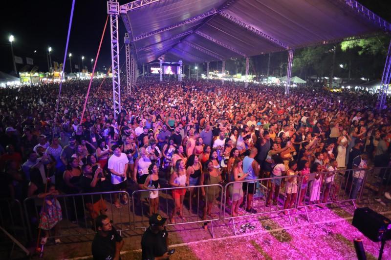 Menos é Mais comemora recorde de público no verão Alegria de Viver