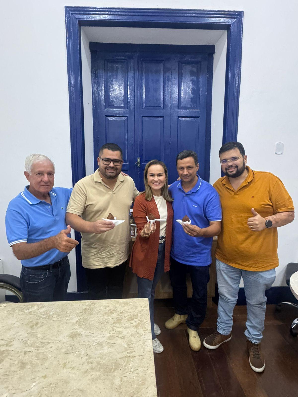 Prefeito de Italva Léo Pelanca Recebe visita de Deputada Federal