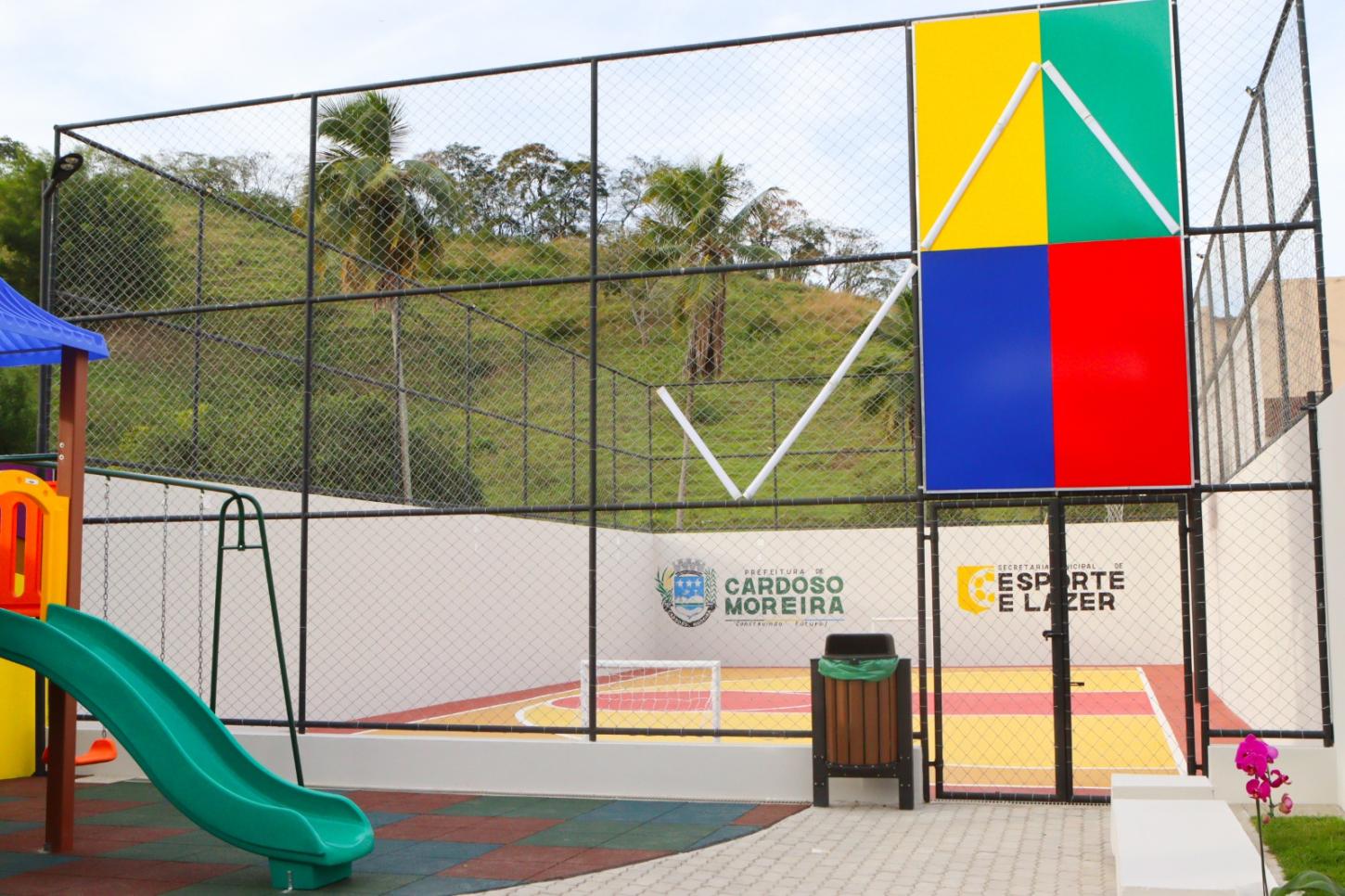 Areninha Elias Barbosa Gonzaga é inaugurada em Cardoso Moreira