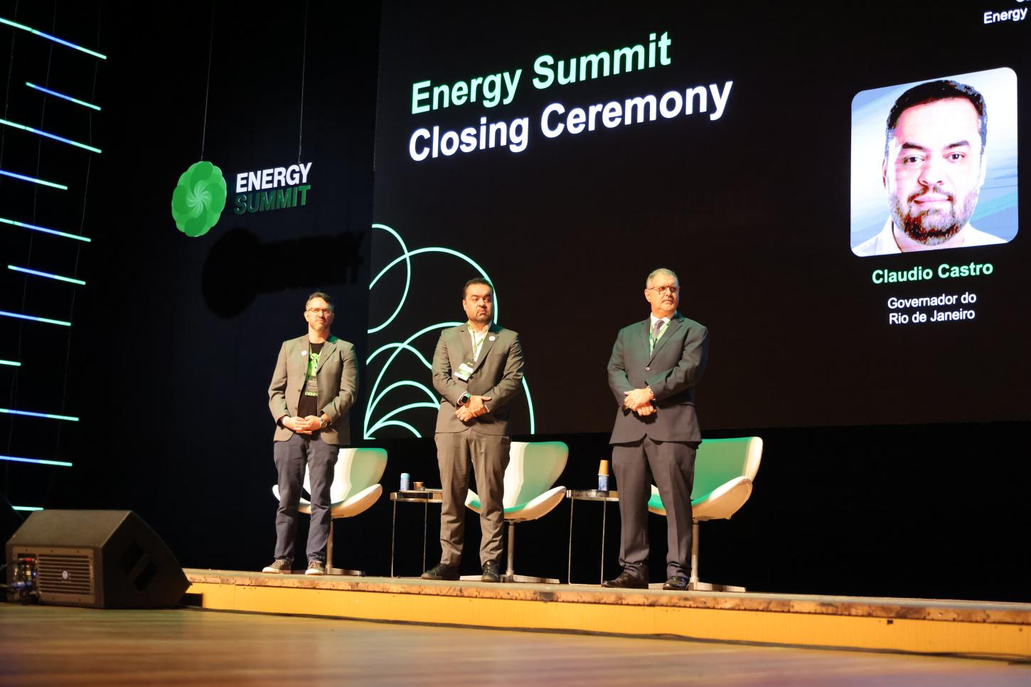 Cláudio Castro assina decretos para estimular a geração de energia limpa e a transição energética no Rio de Janeiro