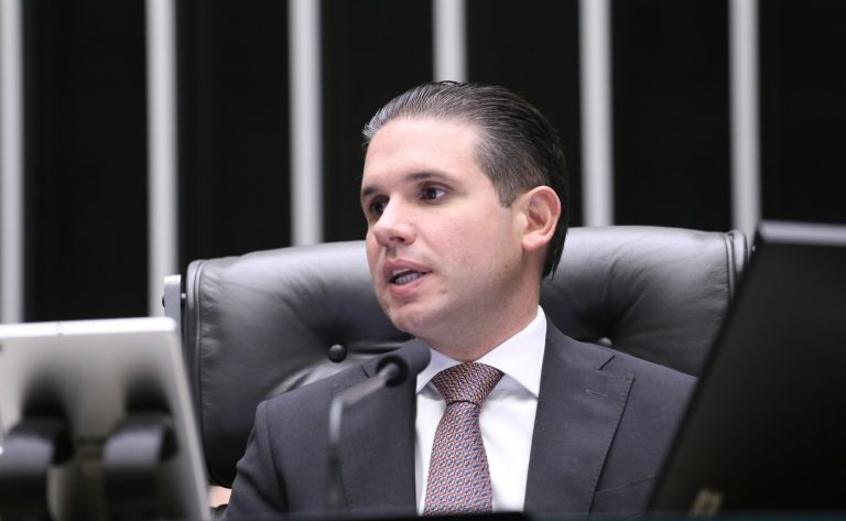 Câmara aprova criação de cargos para ministérios da Educação e da Gestão