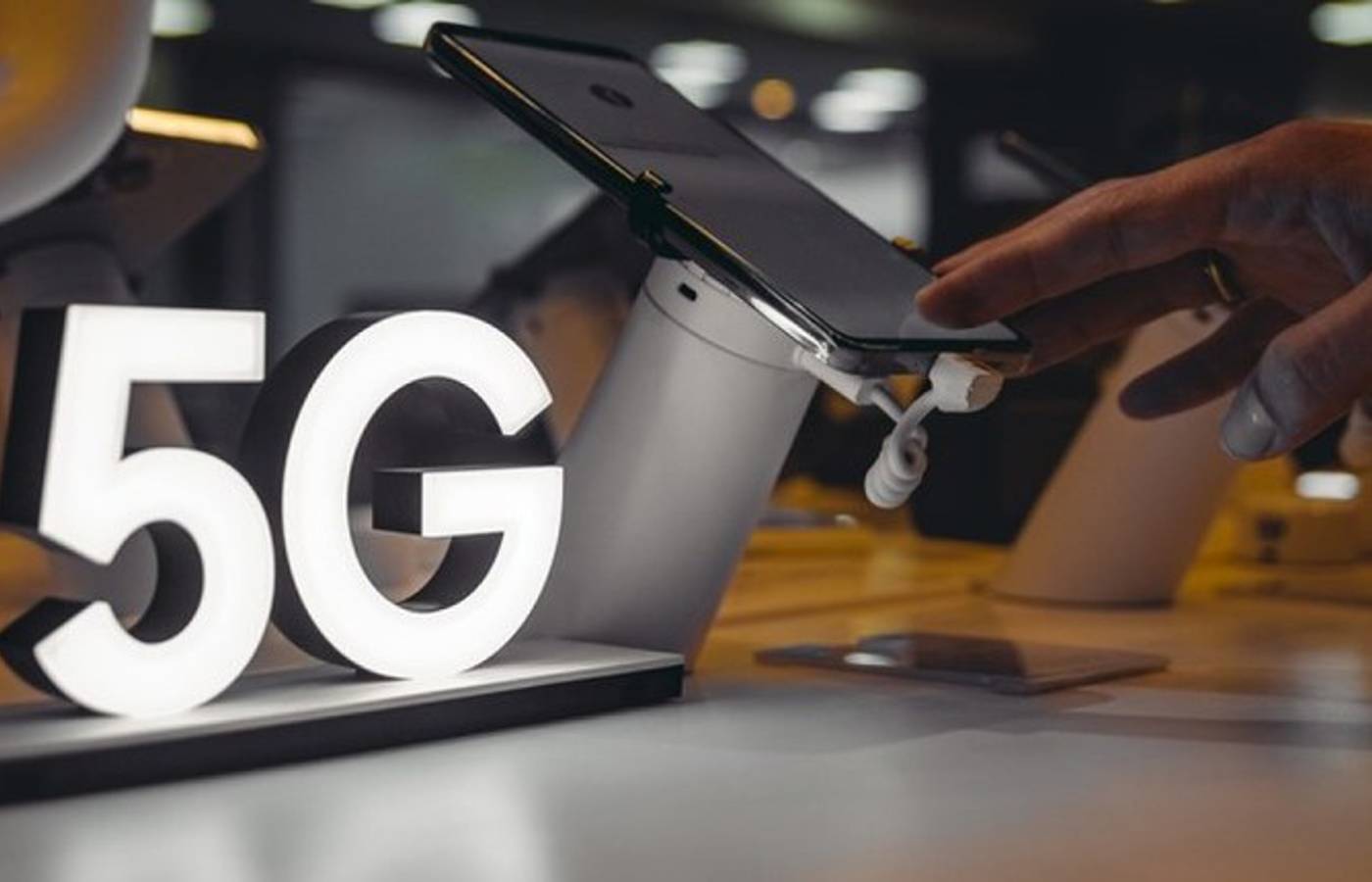 Ministério das Comunicações anuncia expansão da internet móvel 5G em 4 municípios do Noroeste Fluminense