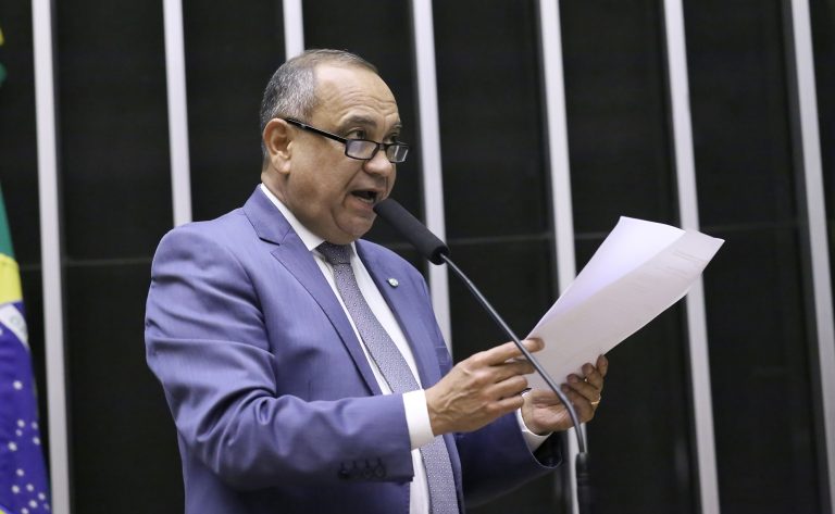 Projeto prevê registro automático para fertilizantes certificados pelos BRICS