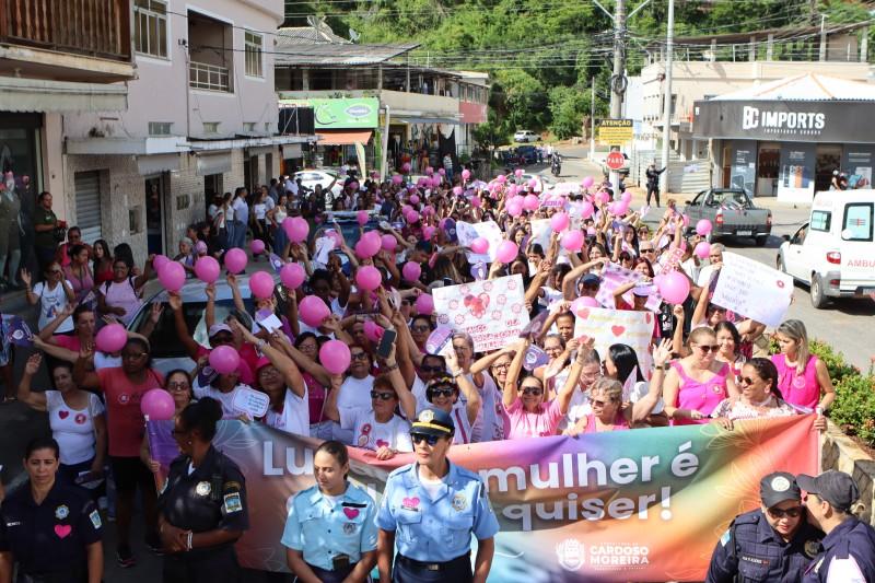 Caminhada pelo Dia Internacional da Mulher reúne participantes em Cardoso Moreira
