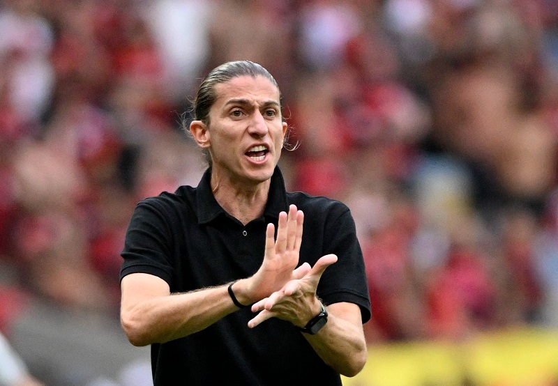 Filipe Luis é demitido após goleada sobre o Madureira