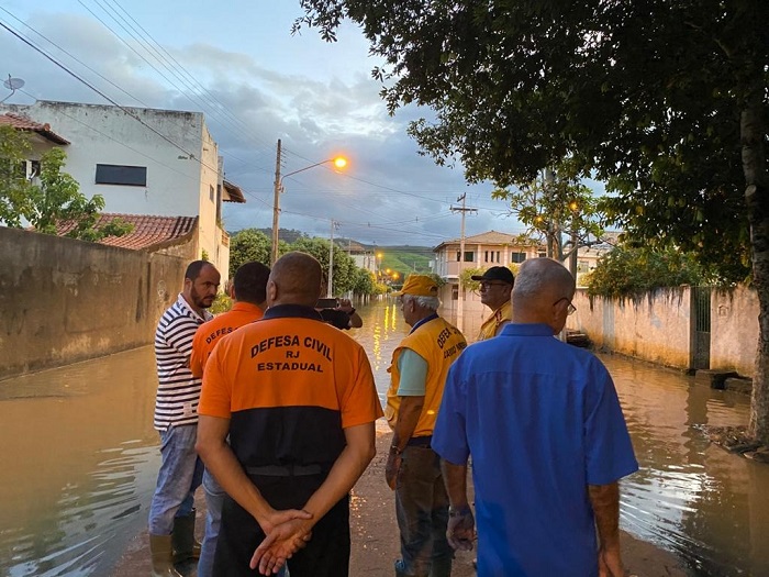 Governador do Rio decreta Itaperuna e mais sete municípios em situação de emergência atingidas pelas chuvas