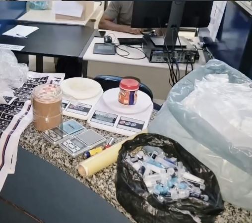 Polícia apreende grande quantidade de material do tráfico no Bairro Saldanha da Gama em Italva