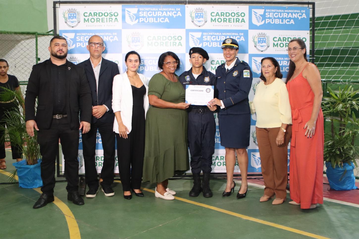 Primeira turma de cadetes da Guarda Mirim de Cardoso Moreira se forma em cerimônia marcada por emoção
