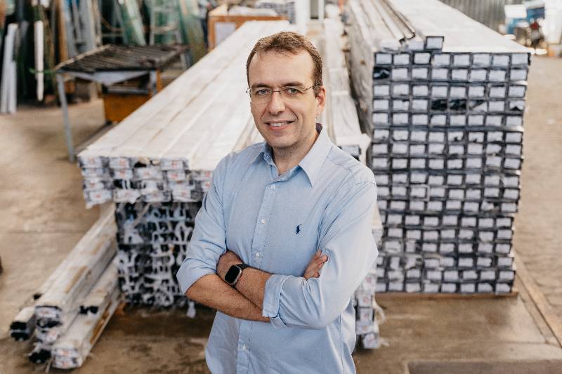 Como a disparada do alumínio e as tarifas antidumping mexem com o custo das obras no Brasil