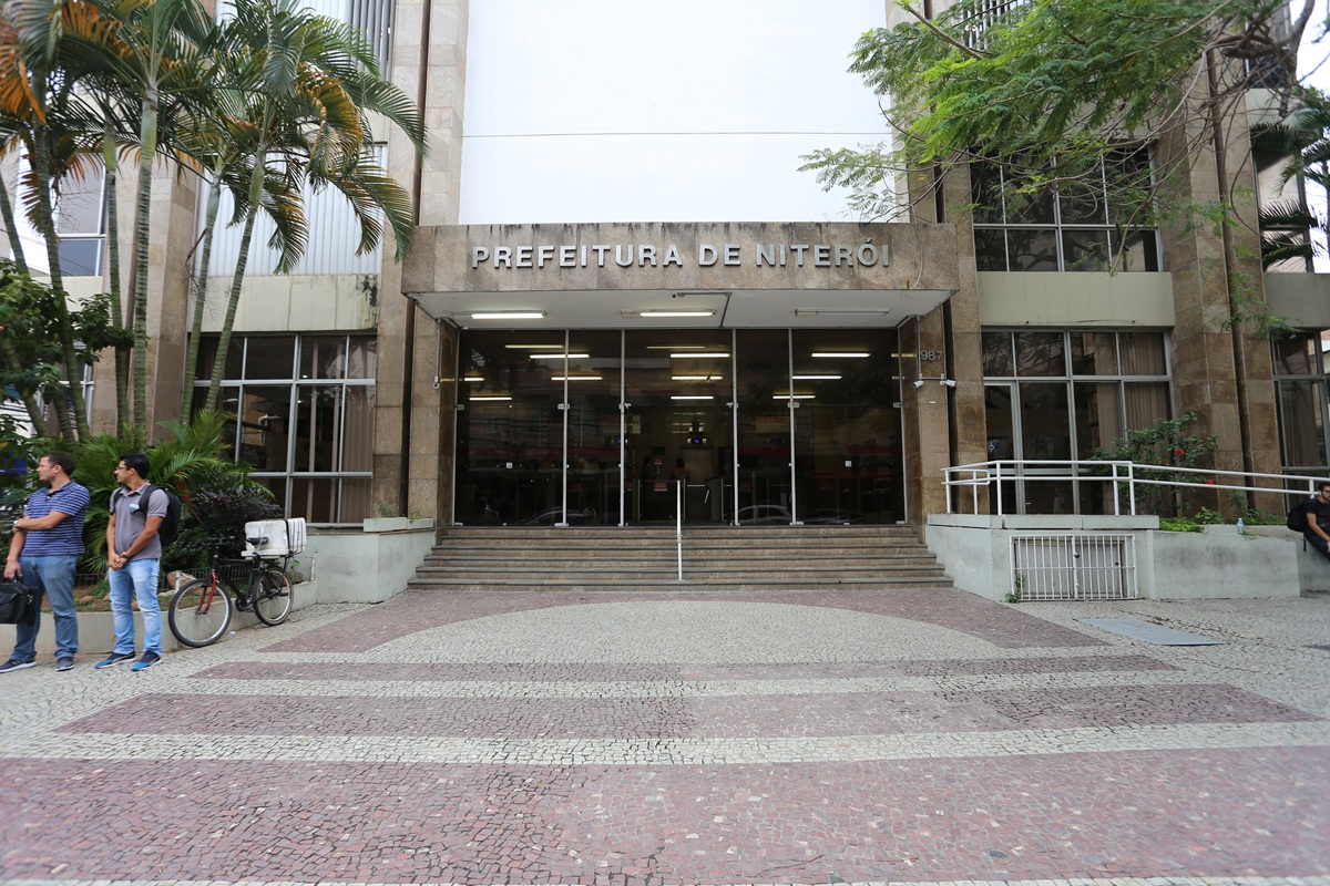 Prefeitura suspende resultado de processo seletivo após candidatos enviarem denúncia ao MPRJ