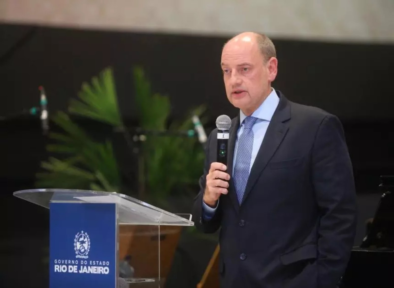 Ricardo Couto bloqueia liberação de R$ 730 milhões para municípios aprovada por Castro