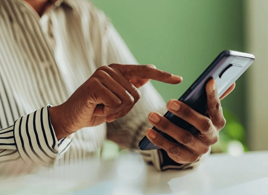 TRE-RJ lança serviço de atendimento ao eleitor por WhatsApp