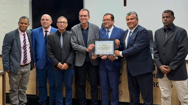 Eduardo Paes recebe título de cidadão itaperunense e reforça presença política no interior do Rio