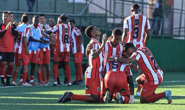 Dosão vence mais uma e confirma favoritismo no Estadual da Série C