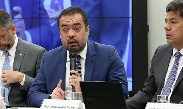 TSE Mantém Inelegibilidade de Cláudio Castro até 2030