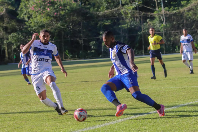 Vídeo: Árbitro encerra jogo entre Araruama e São Gonçalo após atleta ser atingido 