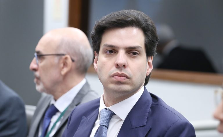 Comissão aprova inclusão de imagem em notificação de multa de trânsito
