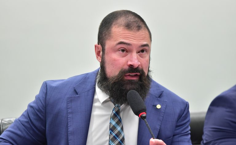 Comissão aprova pensão especial para dependentes de policiais mortos em serviço