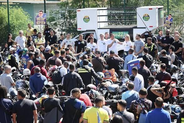 DOUGLAS RUAS PROMETE ZERAR IPVA DE MOTOS DE ATÉ 180 CILINDRADAS E CRIAR LINHA DE CRÉDITO PARA MOTOBOYS