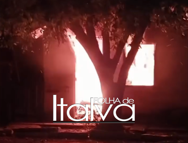 Cardoso Moreira: Incêndio destrói residência no Bairro das Palmeiras