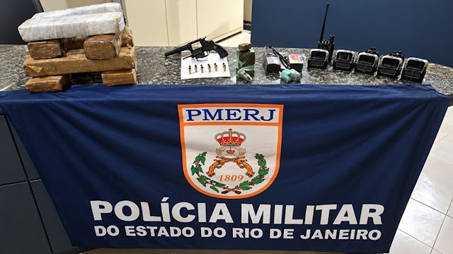 Polícia encontra mais de 7 kg de maconha, revólver e granada escondidos em cafezal