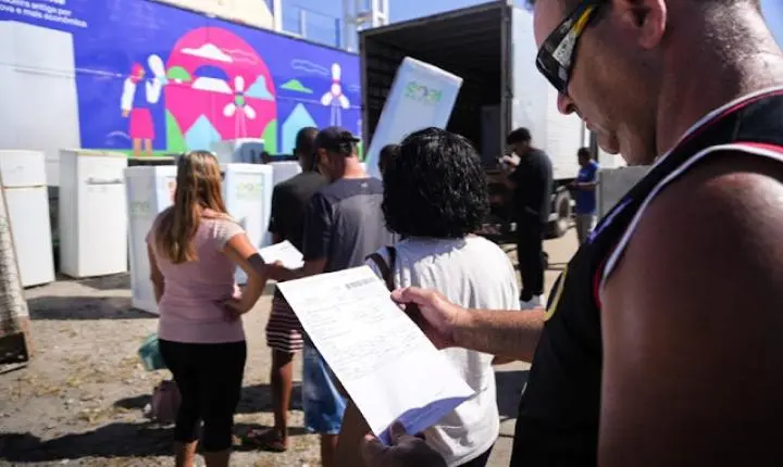 Caravana Enel promove a troca de 30 geladeiras para clientes de Italva